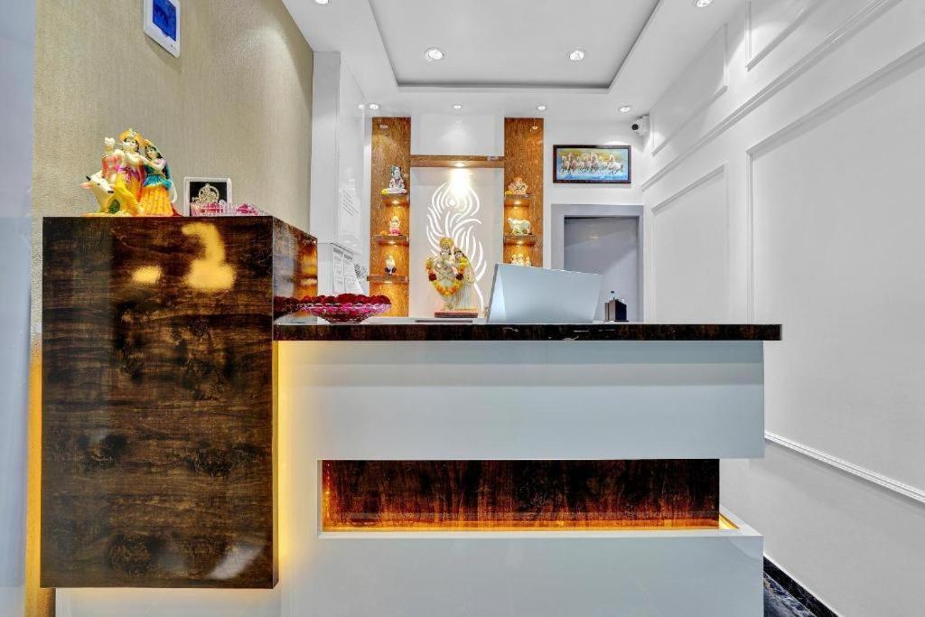 Hotel The Lowell Surat Exterior foto